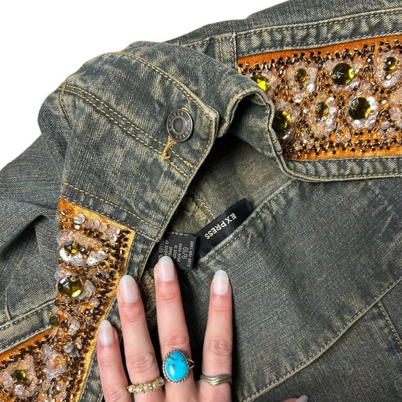 EXPRESS bedazzled / beaded low waist flare jean - Picture 6 of 6